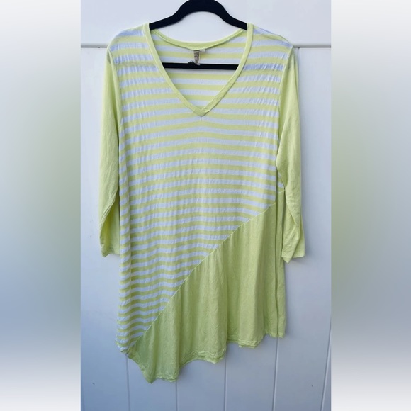 Comfy USA lime green striped V-neck blouse size X-Large - Picture 5 of 6